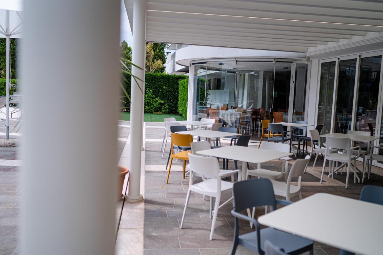 Hotel Smeraldo Lignano Sabbiadoro Eksteriør billede