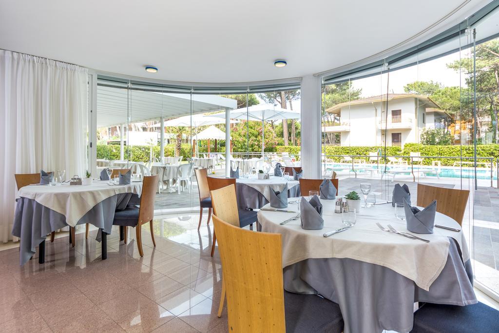 Hotel Smeraldo Lignano Sabbiadoro Eksteriør billede