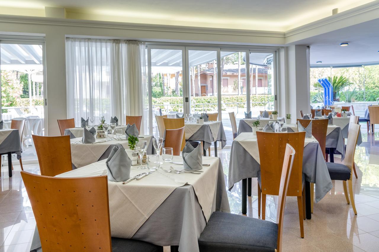 Hotel Smeraldo Lignano Sabbiadoro Eksteriør billede